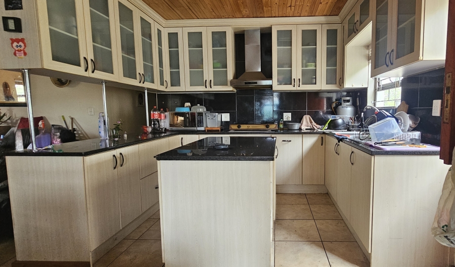 4 Bedroom Property for Sale in Hartebeesfontein Western Cape